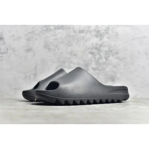 Adidas Yeezy Slide "Dark Onyx" — Deep Black / Tonal