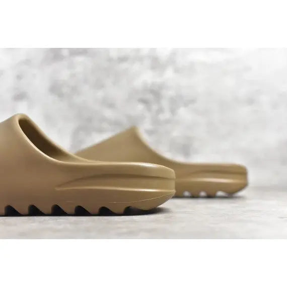 Adidas Yeezy Slide "Earth Brown" — Brown / Tonal