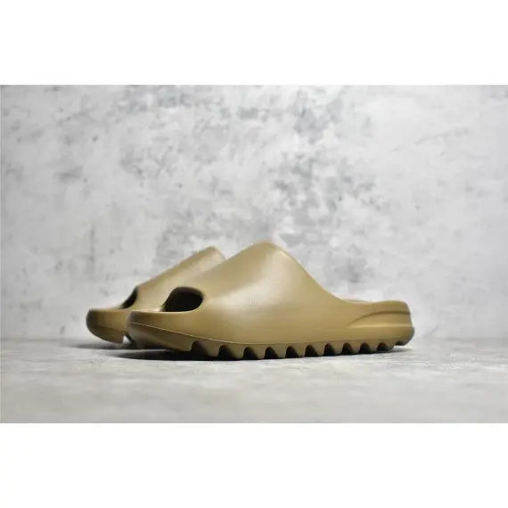 Adidas Yeezy Slide "Core" — Black / Tonal